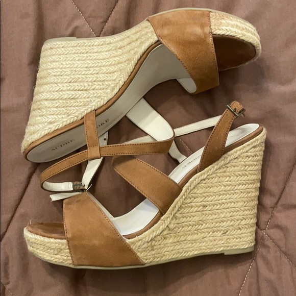 Audrey Brooke Wedges - Picture 1 of 4